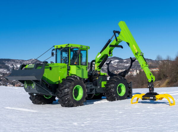 Lesní traktor EQUUS 240 UN Lesní traktor EQUUS 240 UN