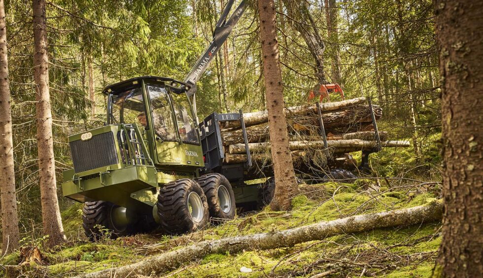 Vyvážecí traktor FARMA LF8