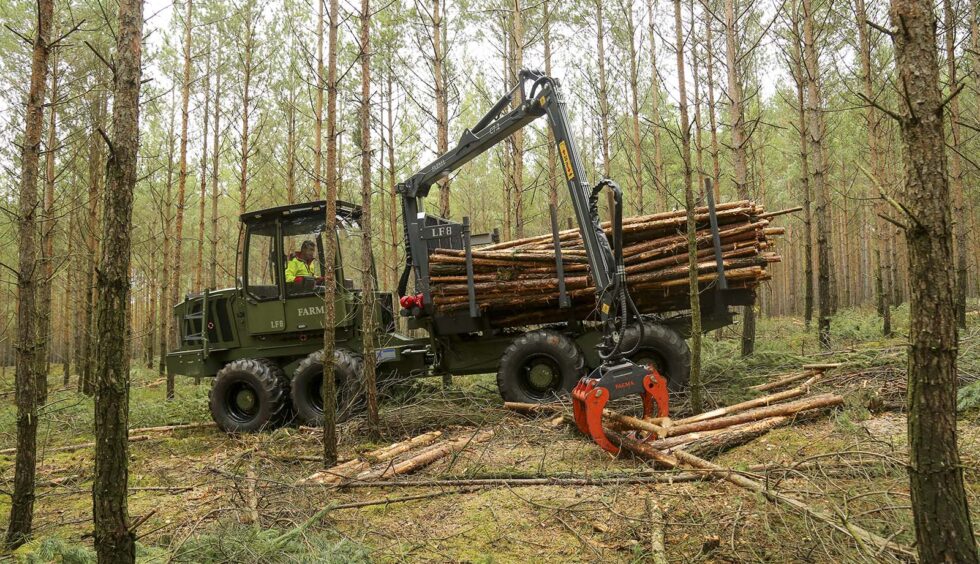Vyvážecí traktor FARMA LF8