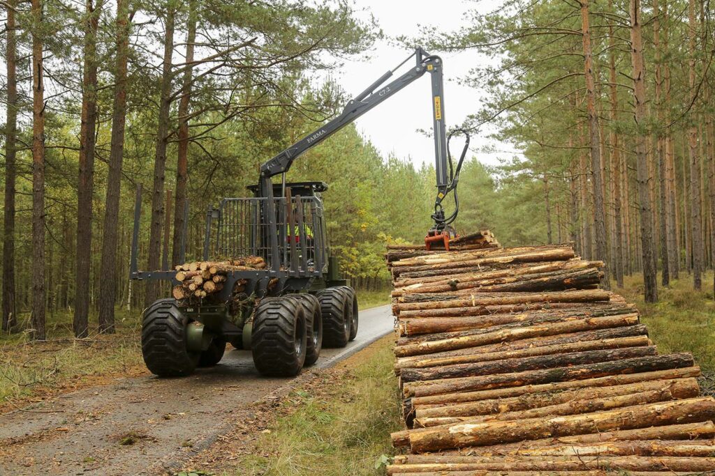Kiegyensúlyozó traktor FARMA LF8