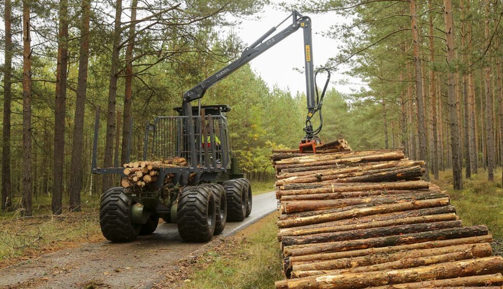 Vyvážecí traktor FARMA LF8
