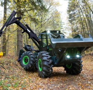 EQUUS-135-UN-2b-low Lehký skidder EQUUS 135 UN
