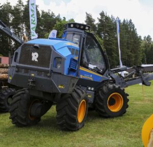 260619_LD_RALSKO 169 Harvestor ROTTNE H8D