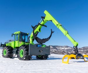 Lesní traktor EQUUS 240 UN