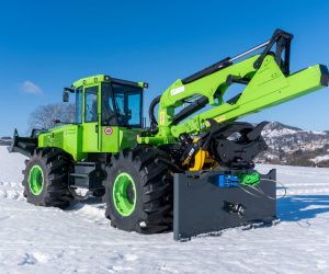 Lesní traktor EQUUS 240 UN