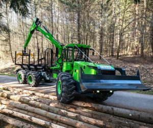 Šestikolový lesní traktor EQUUS 605 6WDC