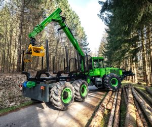 Šestikolový lesní traktor EQUUS 605 6WDC