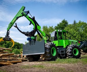 Lesní traktor EQUUS 605 UN