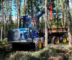 Vyvážecí traktor ROTTNE F13